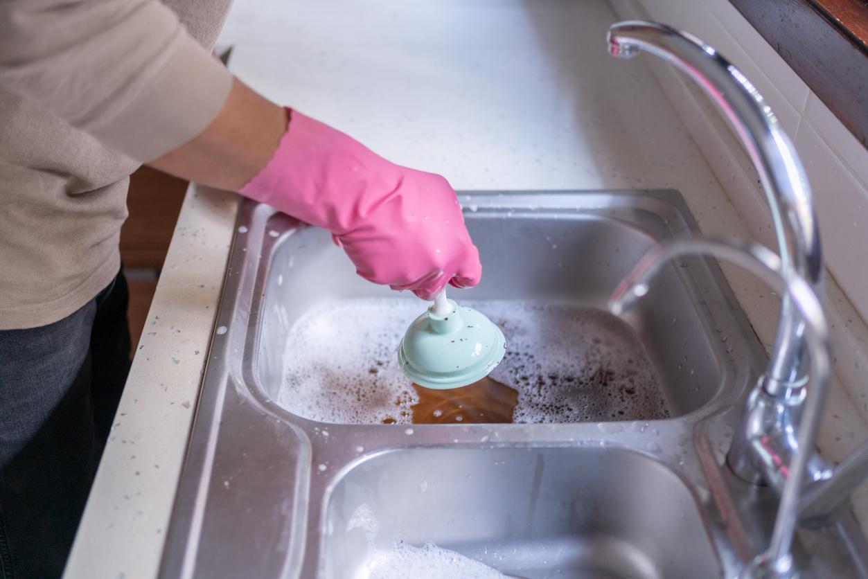 clogged pipes toronto, drain cleaning toronto, drain unclogging services, plumbing expert toronto, drain maintenance toronto, pipe clearing services, clogged drain solutions, homeowner plumbing tips toronto, drain flow improvement toronto, pipeline repair toronto