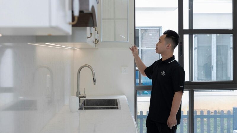 apartment maintenance tips, DIY apartment repairs, apartment management responsibilities, rental property upkeep, tenant maintenance guides, apartment repair services, property maintenance tips, apartment upkeep checklist, rental property repairs, landlord maintenance tips