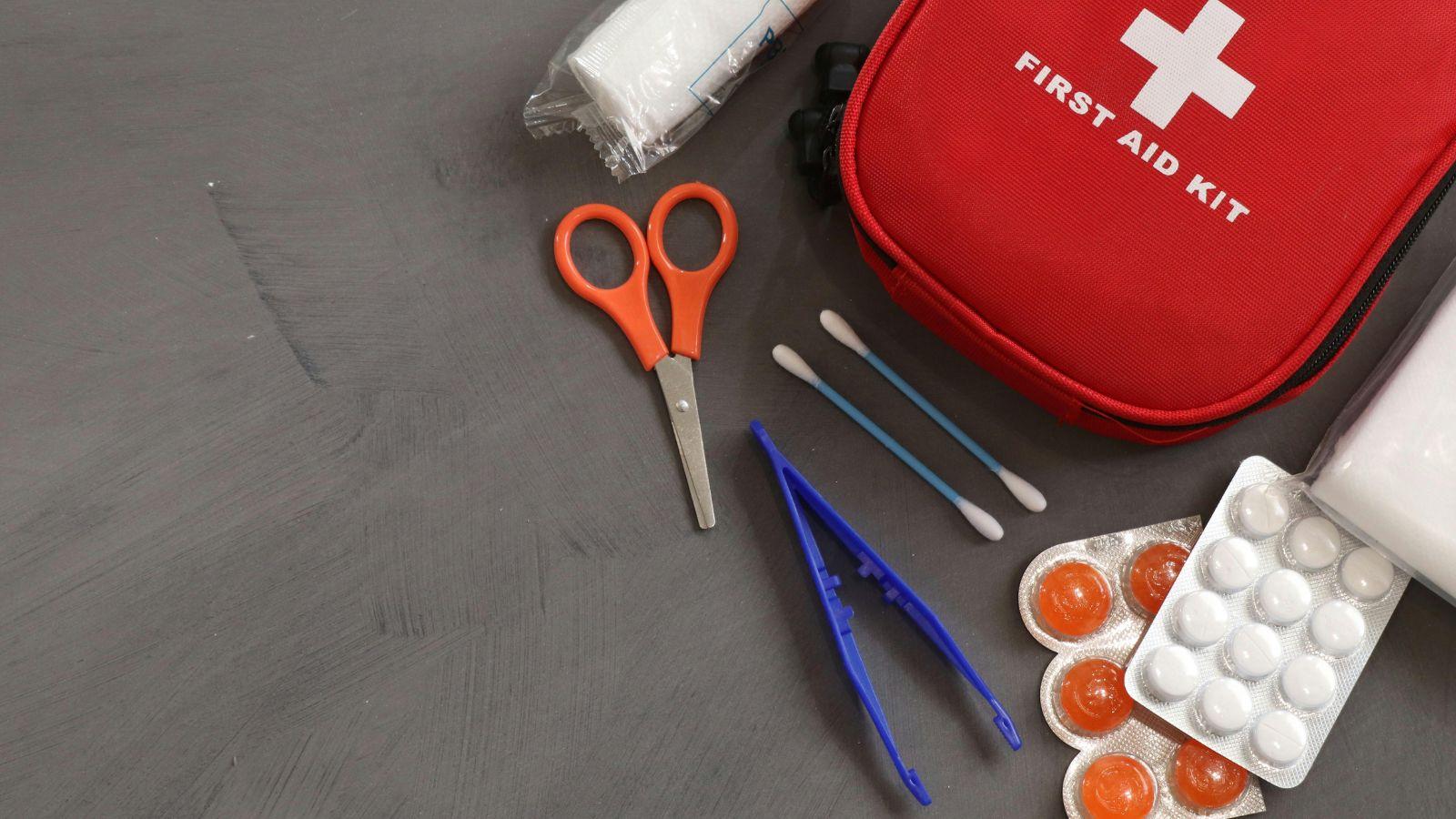 workplace medical readiness, employee emergency preparedness, workplace first aid, occupational health safety, workplace injury response, corporate medical contingency, emergency medical services, workplace safety protocols, onsite medical response, workplace health plan